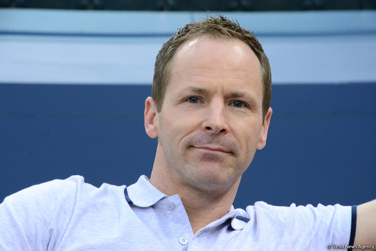 Ex-NBA mascots in awe of Baku, bring gymnastics mascot to life (PHOTO)