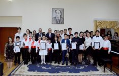 В бакинской школе состоялась концертная программа, посвященная 100-летию АДР (ФОТО)