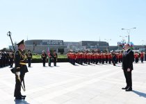 Президент Ильхам Алиев и члены его семьи побывали на  Площади Государственного флага (ФОТО)