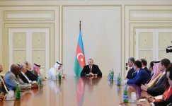 Президент Ильхам Алиев принял министров молодежи и спорта, участвующих в IV сессии конференции ОИС (ФОТО) (версия 2)