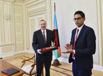 Президент Ильхам Алиев принял министров молодежи и спорта, участвующих в IV сессии конференции ОИС (ФОТО) (версия 2)