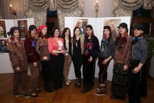 Женская мода и неоклассическая любовь азербайджанцев покорила Тбилиси (ФОТО)
