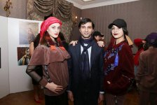 Женская мода и неоклассическая любовь азербайджанцев покорила Тбилиси (ФОТО)
