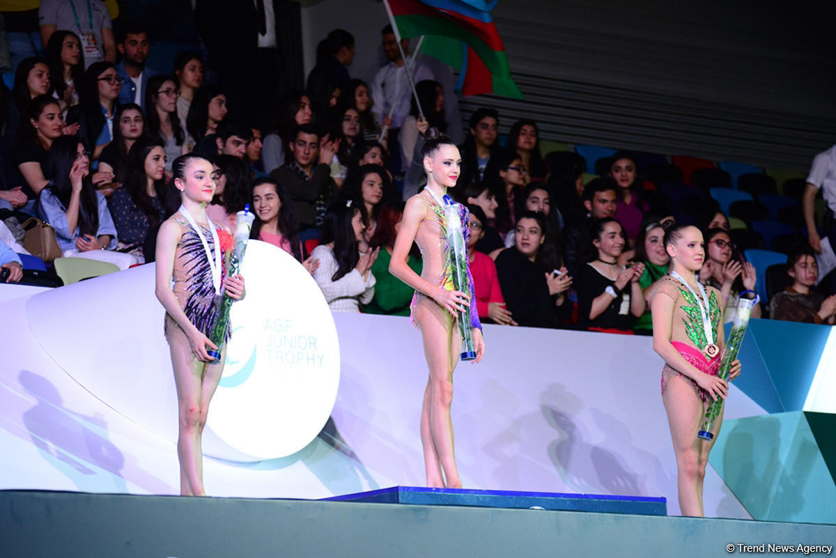 В Баку награждены призеры AGF Junior Trophy в упражнениях с обручем и мячом (ФОТО)