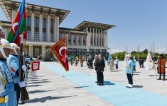 President Ilham Aliyev officially welcomed in Ankara (PHOTO)