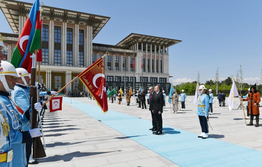 President Ilham Aliyev officially welcomed in Ankara (PHOTO)