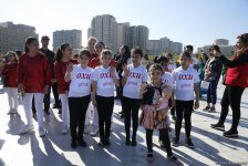 "День чтения" в парке Центра Гейдара Алиева стал большим праздником для любителей книг (ФОТО)