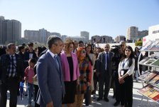 "День чтения" в парке Центра Гейдара Алиева стал большим праздником для любителей книг (ФОТО)