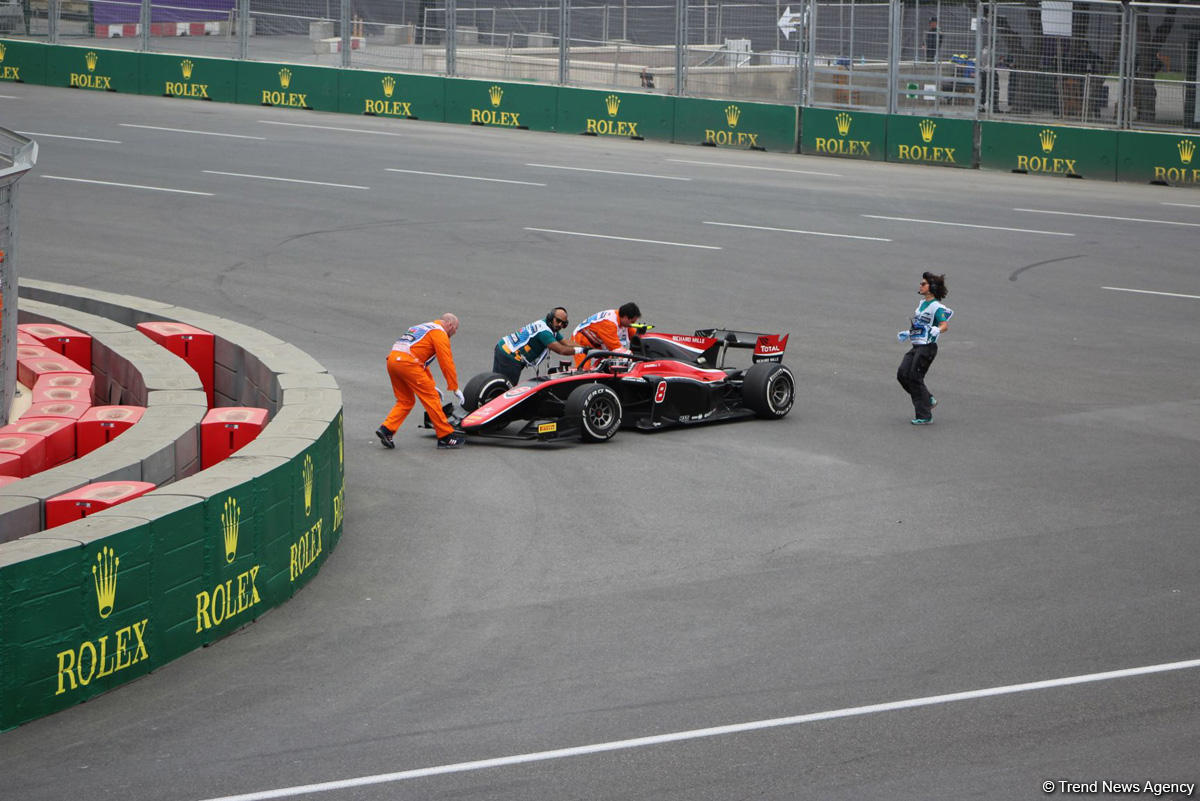 Определились победители первого основного соревнования в классе FIA Formula-2 в Баку (ФOTO)