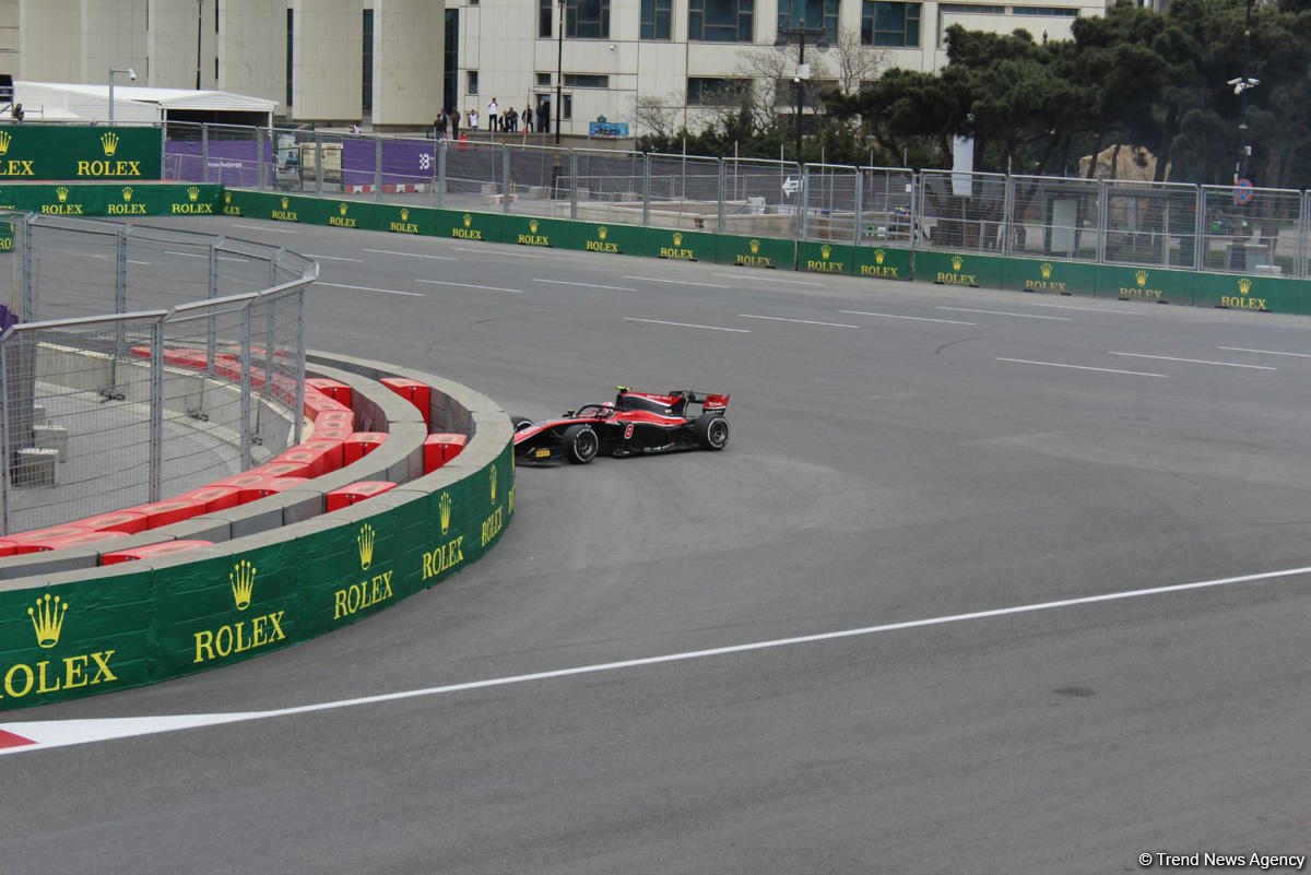 Определились победители первого основного соревнования в классе FIA Formula-2 в Баку (ФOTO)