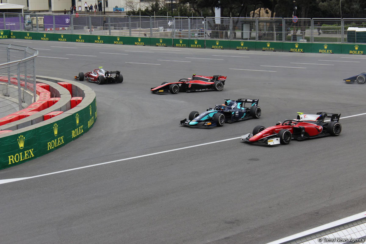 Определились победители первого основного соревнования в классе FIA Formula-2 в Баку (ФOTO)