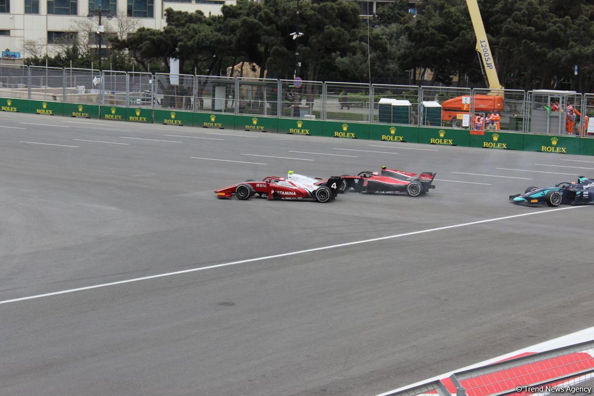 Определились победители первого основного соревнования в классе FIA Formula-2 в Баку (ФOTO)