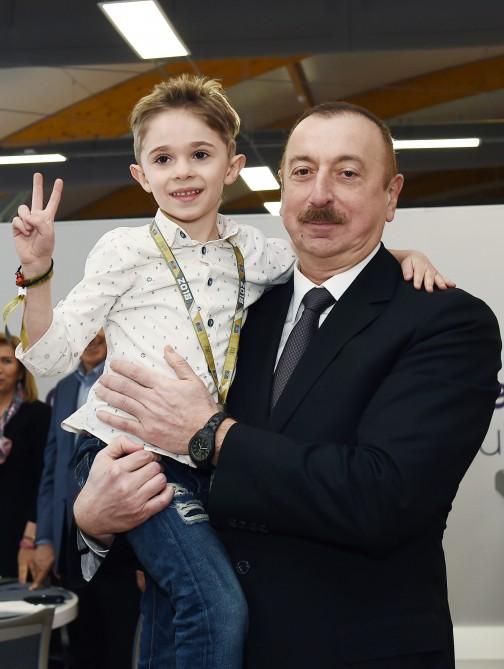 Президент Ильхам Алиев и его супруга Мехрибан Алиева наблюдали за основной гонкой Гран-при Азербайджана Формулы 1 (ФОТО)