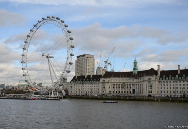 London’s Westminster Bridge shut after boat crash