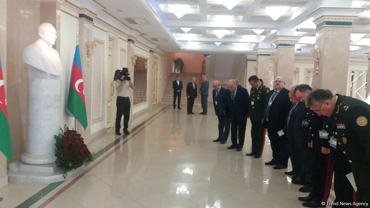 В Культурном центре СГБ Азербайджана прошла I Республиканская научная конференция «Гейдар Алиев - строитель независимого Азербайджана» (ФОТО)