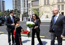 Вице-президент Фонда Гейдара Алиева Лейла Алиева приняла участие в открытии очередного благоустроенного двора в рамках проекта «Наш двор» (ФОТО)
