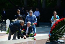 Общественность Азербайджана отмечает 95-ю годовщину со дня рождения общенационального лидера Гейдара Алиева (ФОТО)