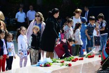 Общественность Азербайджана отмечает 95-ю годовщину со дня рождения общенационального лидера Гейдара Алиева (ФОТО)