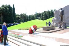 Общественность Азербайджана отмечает 95-ю годовщину со дня рождения общенационального лидера Гейдара Алиева (ФОТО)