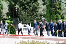 Общественность Азербайджана отмечает 95-ю годовщину со дня рождения общенационального лидера Гейдара Алиева (ФОТО)
