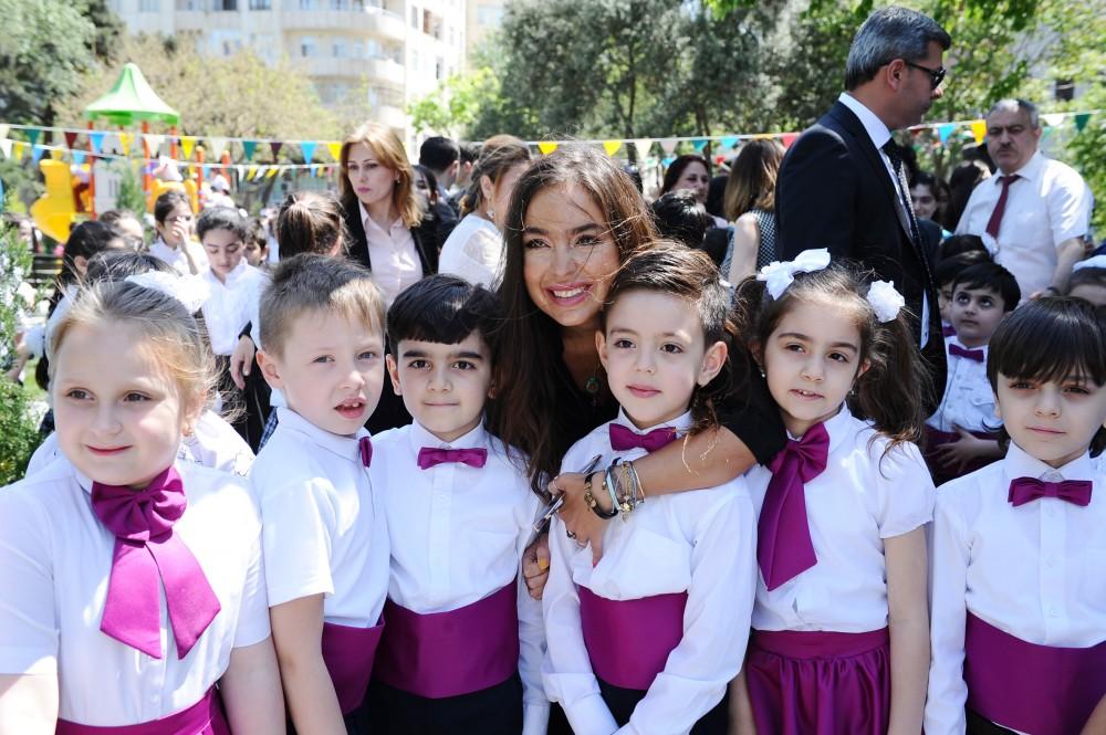 Вице-президент Фонда Гейдара Алиева Лейла Алиева приняла участие в открытии очередного благоустроенного двора в рамках проекта «Наш двор» (ФОТО)
