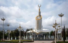 Путешествие азербайджанца в Ашхабад – белый город без черных автомобилей, уникальная архитектура (ФОТО)