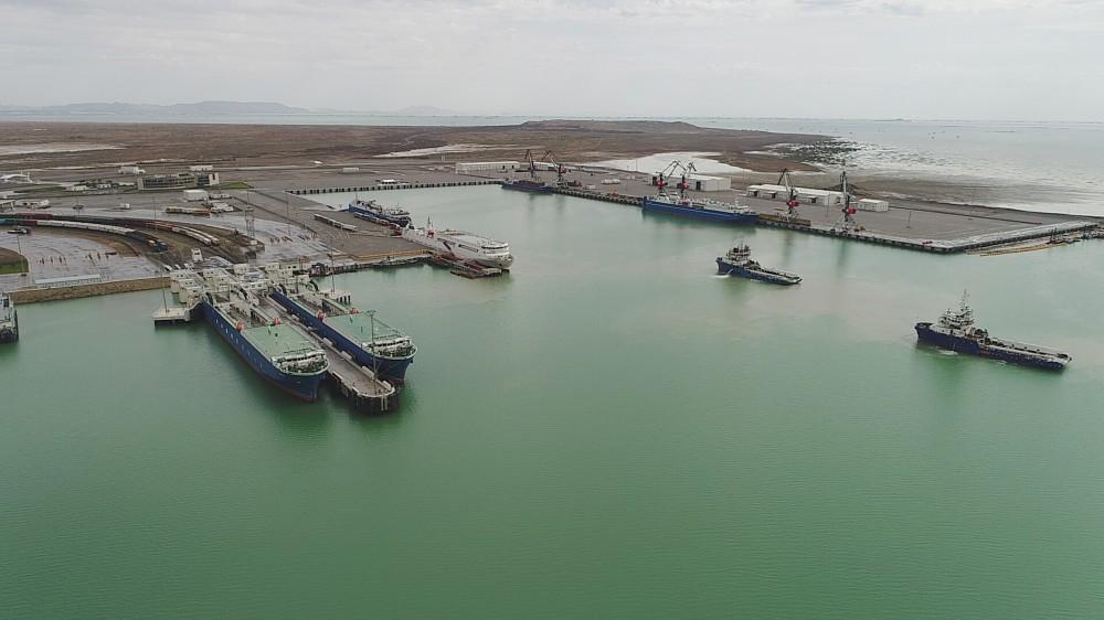 Китай планирует поставлять грузы в нидерландский порт транзитом через Азербайджан