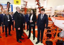 Президент Ильхам Алиев ознакомился с XXIV Азербайджанской международной продовольственной выставкой (ФОТО)