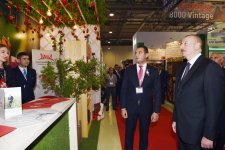 Президент Ильхам Алиев ознакомился с XXIV Азербайджанской международной продовольственной выставкой (ФОТО)