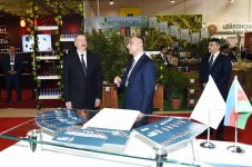 Президент Ильхам Алиев ознакомился с XXIV Азербайджанской международной продовольственной выставкой (ФОТО)