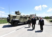 Президент Ильхам Алиев ознакомился с условиями в Учебно-образовательном центре в N-й воинской части Отдельной общевойсковой армии (ФОТО)