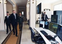Президент Ильхам Алиев ознакомился с условиями в Учебно-образовательном центре в N-й воинской части Отдельной общевойсковой армии (ФОТО)