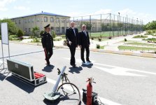 Президент Ильхам Алиев ознакомился с условиями в Учебно-образовательном центре в N-й воинской части Отдельной общевойсковой армии (ФОТО)