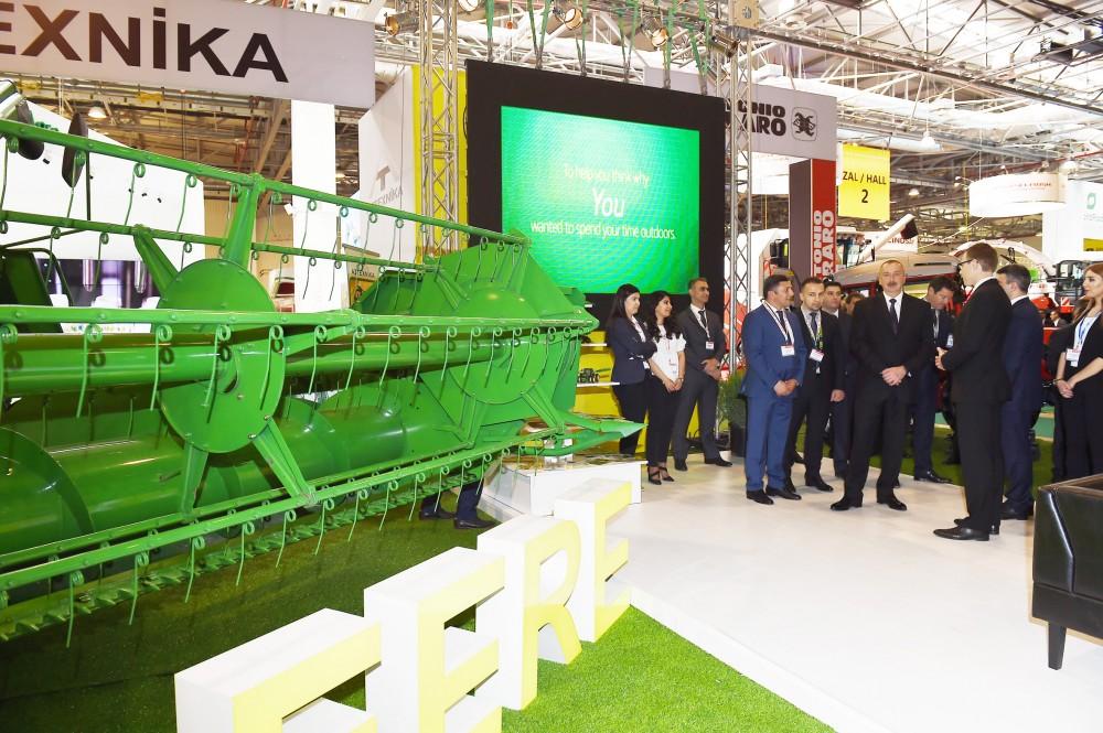 Президент Ильхам Алиев ознакомился с XXIV Азербайджанской международной продовольственной выставкой (ФОТО)