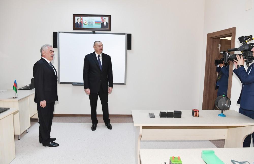 Президент Ильхам Алиев принял участие в открытии средней школы в Нахчыване (ФОТО)