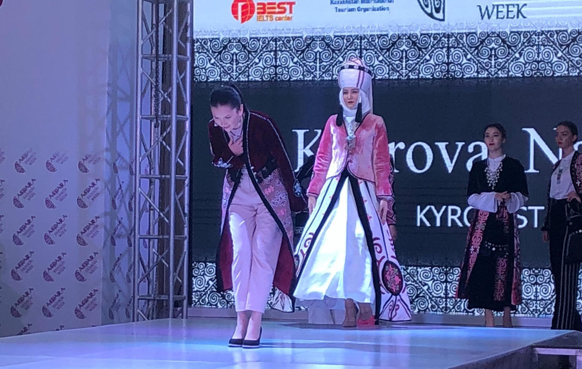Гюльнара Халилова оценила работы молодых дизайнеров в Казахстане (ФОТО)