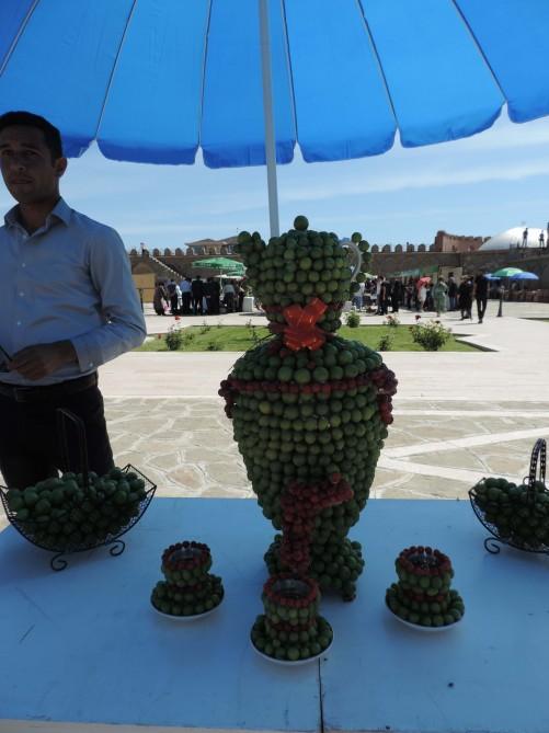В Нахчыване проходит Фестиваль алычи гёйче (ФОТО)