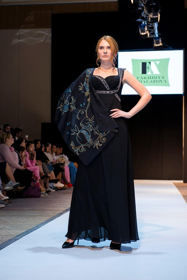 Azerbaijan Fashion Week 2018: Фахрия Халафова представила символ вечный красоты – гранат (ФОТО)