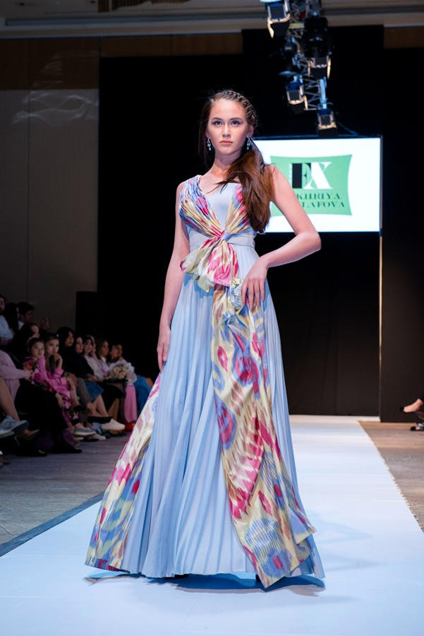 Azerbaijan Fashion Week 2018: Фахрия Халафова представила символ вечный красоты – гранат (ФОТО)