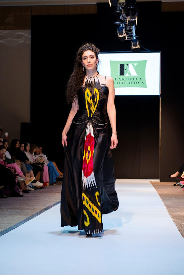 Azerbaijan Fashion Week 2018: Фахрия Халафова представила символ вечный красоты – гранат (ФОТО)