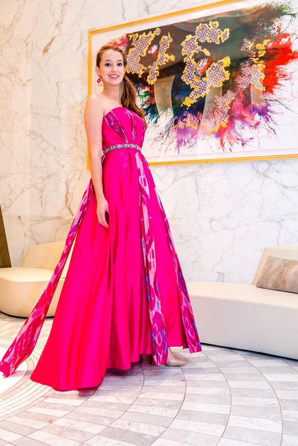 Azerbaijan Fashion Week 2018: Фахрия Халафова представила символ вечный красоты – гранат (ФОТО)