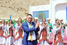 Путешествие азербайджанца в край поющих волн Туркменистана – оазис Аваза (ФОТО)