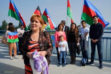 В Германии и Голландии развеваются флаги Азербайджана - автопробег и шествие (ФОТО)