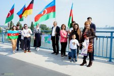 В Германии и Голландии развеваются флаги Азербайджана - автопробег и шествие (ФОТО)