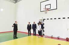 Президент Ильхам Алиев и Первая леди Мехрибан Алиева приняли участие в открытии жилого комплекса «Гобу Парк» для вынужденных переселенцев (ФОТО)