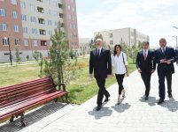 Президент Ильхам Алиев и Первая леди Мехрибан Алиева приняли участие в открытии жилого комплекса «Гобу Парк» для вынужденных переселенцев (ФОТО)