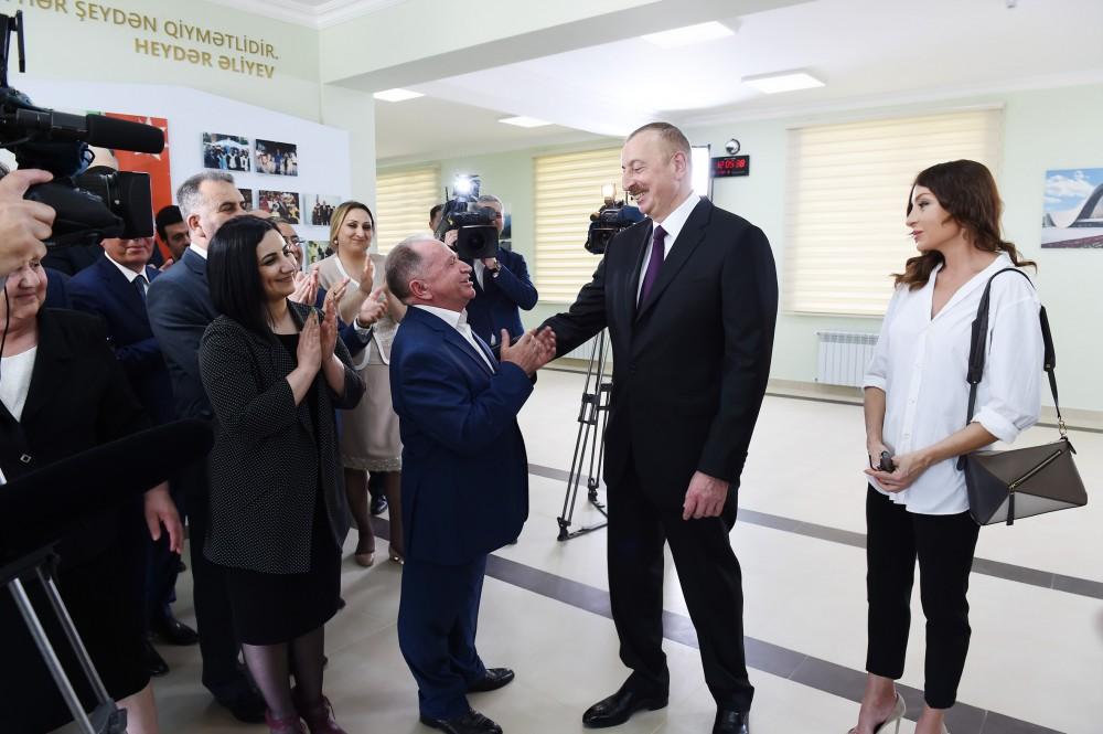 Президент Ильхам Алиев и Первая леди Мехрибан Алиева приняли участие в открытии жилого комплекса «Гобу Парк» для вынужденных переселенцев (ФОТО)