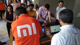 В Баку открылся фирменный магазин китайской компании Xiaomi (ФОТО)