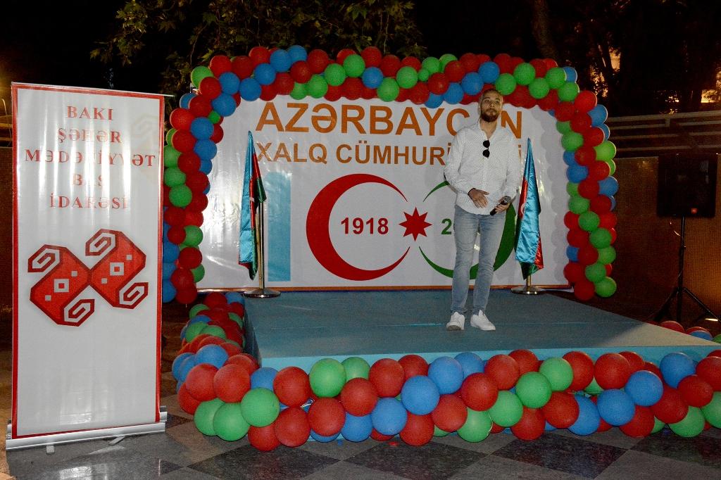 Площадь фонтанов в Баку - часть великого праздника в Азербайджане (ФОТО)