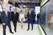 Президент Ильхам Алиев и Первая леди Мехрибан Алиева ознакомились с XXV Международной выставкой "Нефть и газ Каспия" (ФОТО)